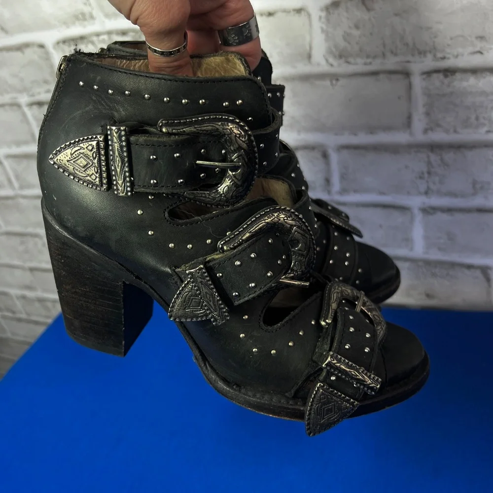 |•FREEBIRD🦅BY STEVEN•| Violet Western/Boho Silver Buckle Bootie - Picture 4 of 15